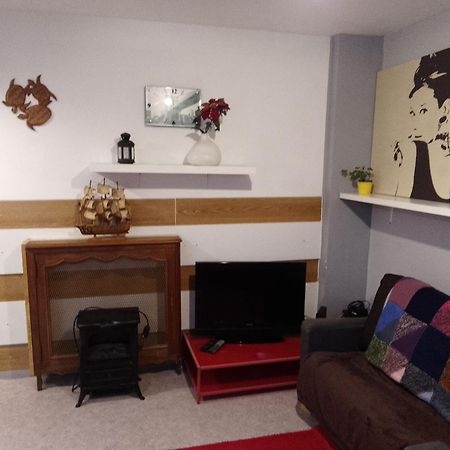 Guesthouse Familial Pour 2,3,4 Personnes De 44M2- Accessible Handic -Rez De Chaussee-Vues Sur Rue Et Patio Prive - Sejour, Chambre Separee-Cuisine,Salle De Bain,Lit Double Et Canape-Lit 2Pers-Entree De La Rue Berzelius-5 Minutes Du Metro Brochant-Lig Παρίσι Εξωτερικό φωτογραφία