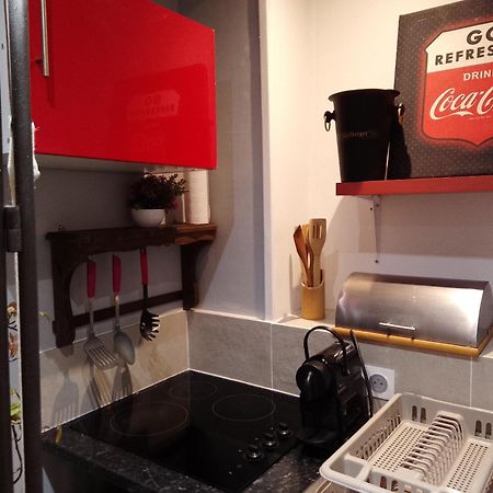 Guesthouse Familial Pour 2,3,4 Personnes De 44M2- Accessible Handic -Rez De Chaussee-Vues Sur Rue Et Patio Prive - Sejour, Chambre Separee-Cuisine,Salle De Bain,Lit Double Et Canape-Lit 2Pers-Entree De La Rue Berzelius-5 Minutes Du Metro Brochant-Lig Παρίσι Εξωτερικό φωτογραφία