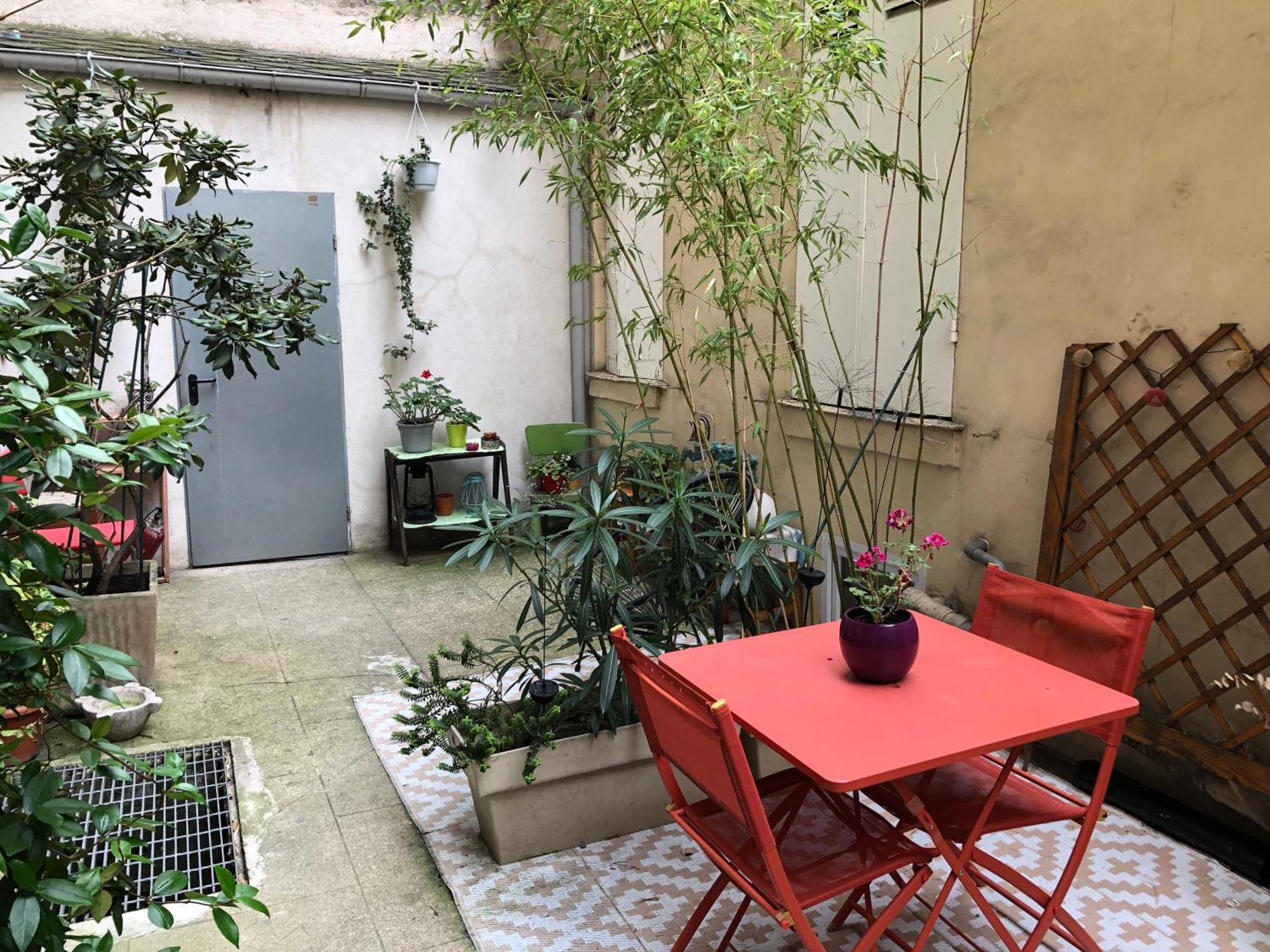 Guesthouse Familial Pour 2,3,4 Personnes De 44M2- Accessible Handic -Rez De Chaussee-Vues Sur Rue Et Patio Prive - Sejour, Chambre Separee-Cuisine,Salle De Bain,Lit Double Et Canape-Lit 2Pers-Entree De La Rue Berzelius-5 Minutes Du Metro Brochant-Lig Παρίσι Εξωτερικό φωτογραφία