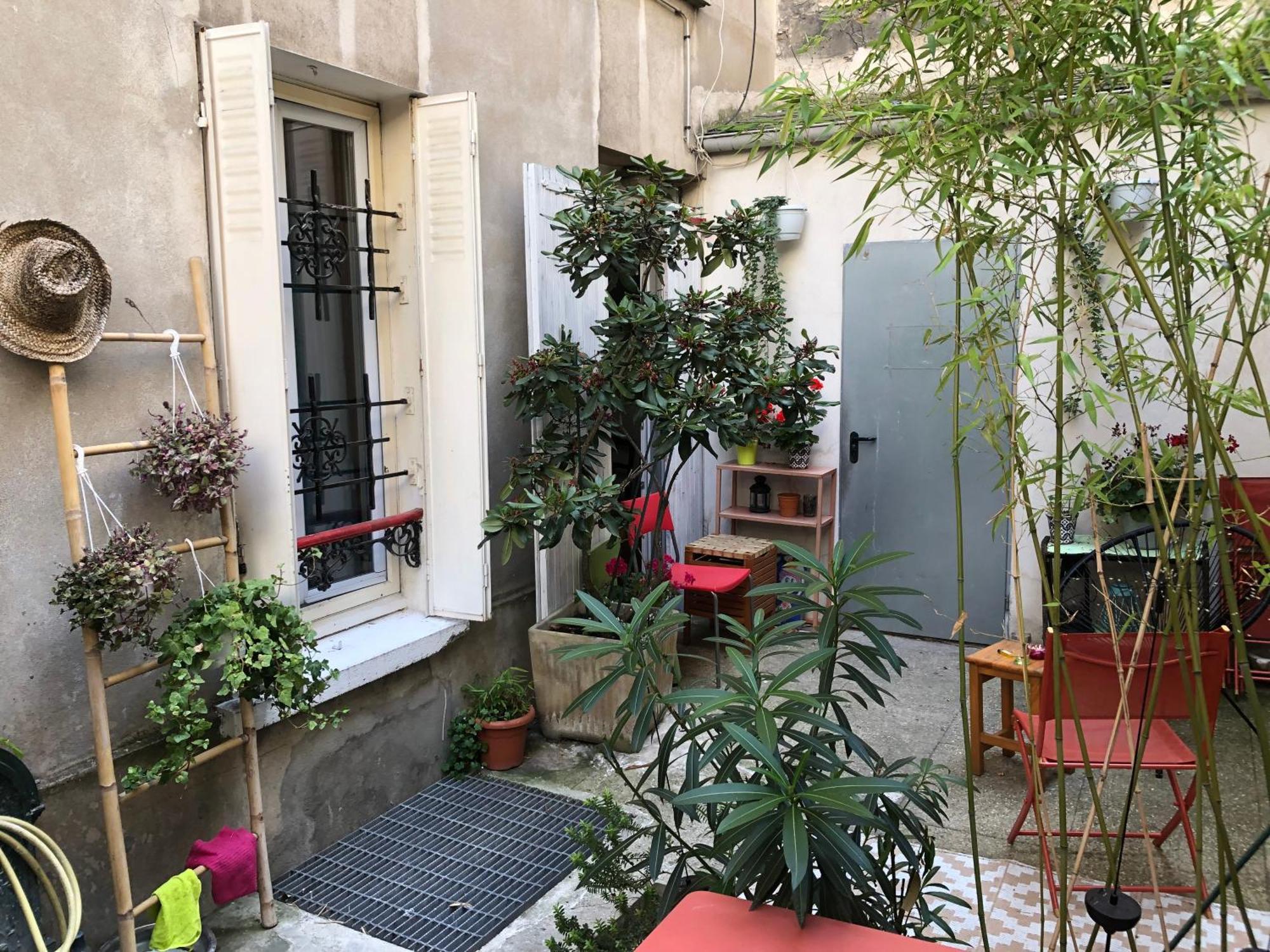 Guesthouse Familial Pour 2,3,4 Personnes De 44M2- Accessible Handic -Rez De Chaussee-Vues Sur Rue Et Patio Prive - Sejour, Chambre Separee-Cuisine,Salle De Bain,Lit Double Et Canape-Lit 2Pers-Entree De La Rue Berzelius-5 Minutes Du Metro Brochant-Lig Παρίσι Εξωτερικό φωτογραφία