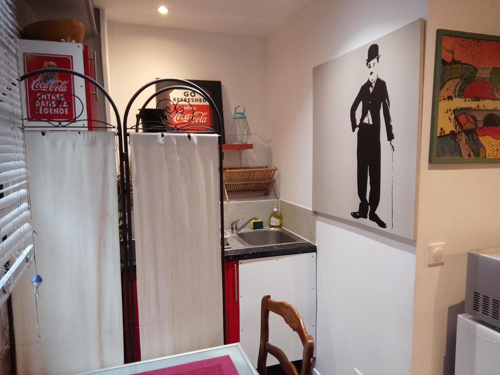 Guesthouse Familial Pour 2,3,4 Personnes De 44M2- Accessible Handic -Rez De Chaussee-Vues Sur Rue Et Patio Prive - Sejour, Chambre Separee-Cuisine,Salle De Bain,Lit Double Et Canape-Lit 2Pers-Entree De La Rue Berzelius-5 Minutes Du Metro Brochant-Lig Παρίσι Εξωτερικό φωτογραφία