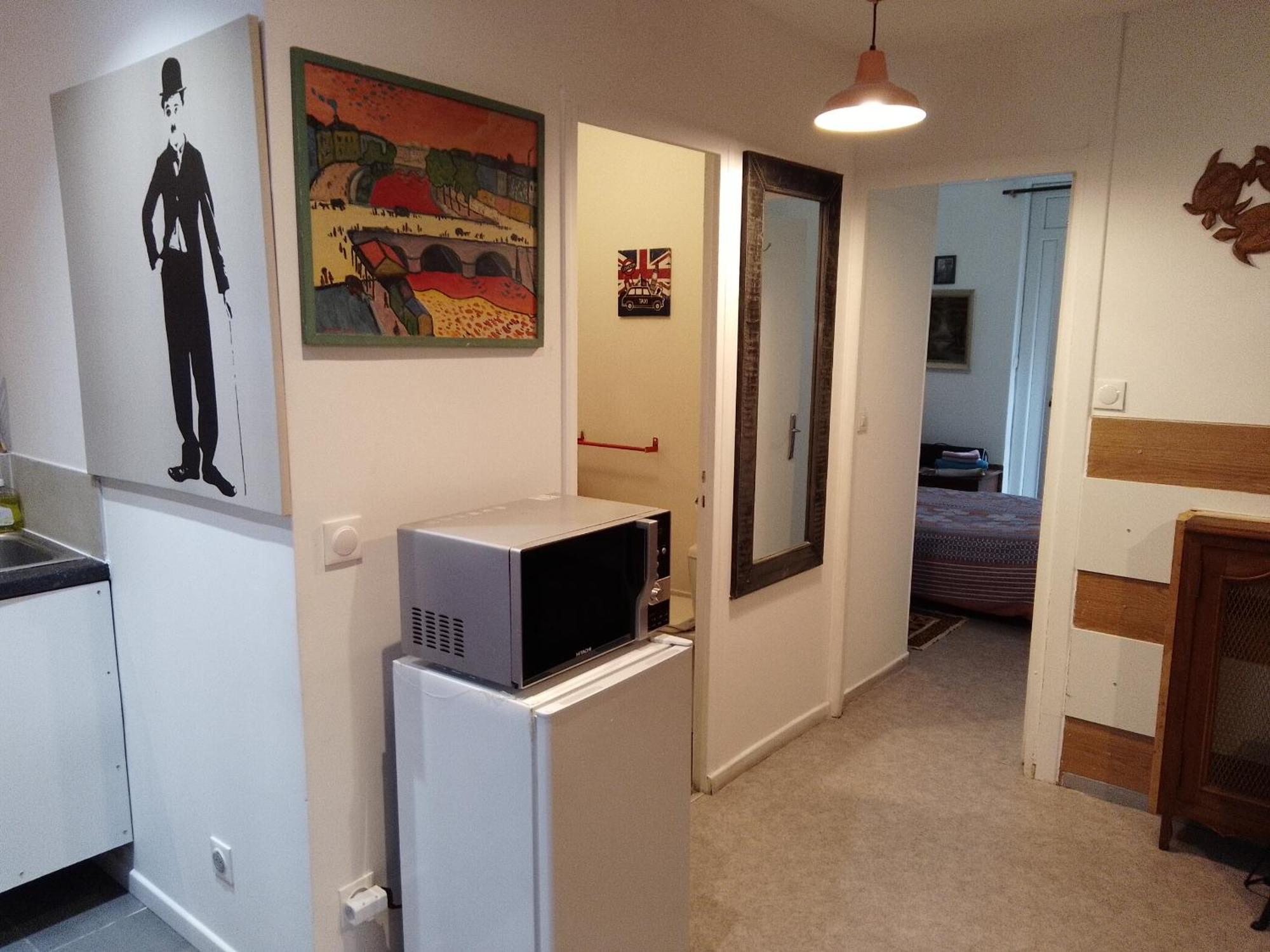 Guesthouse Familial Pour 2,3,4 Personnes De 44M2- Accessible Handic -Rez De Chaussee-Vues Sur Rue Et Patio Prive - Sejour, Chambre Separee-Cuisine,Salle De Bain,Lit Double Et Canape-Lit 2Pers-Entree De La Rue Berzelius-5 Minutes Du Metro Brochant-Lig Παρίσι Εξωτερικό φωτογραφία